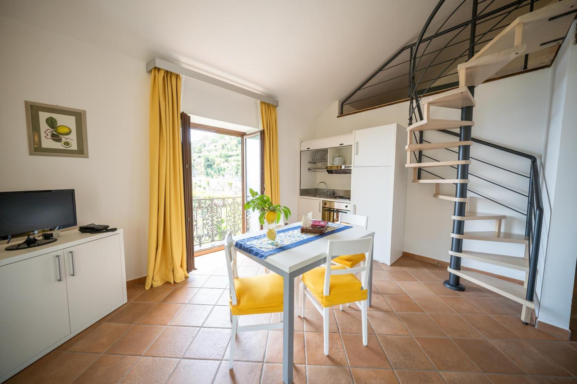 Limoneto Di Ercole Apartment ไมยอรี ภายนอก รูปภาพ